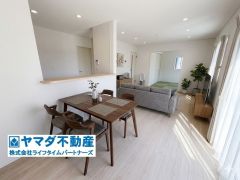 家具は設置イメージであり、実際の物件には設置されません